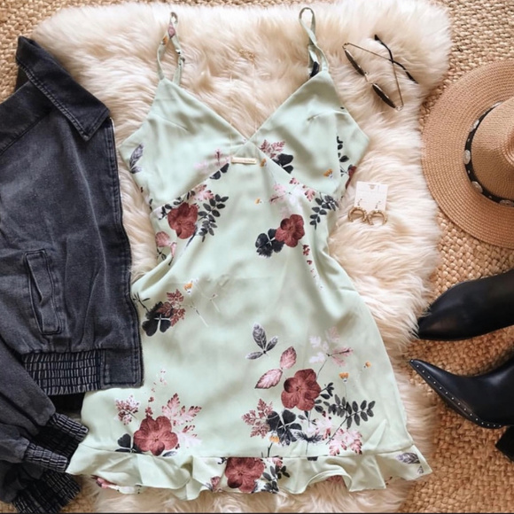 Green floral Mini Dress - Picture 2 of 5